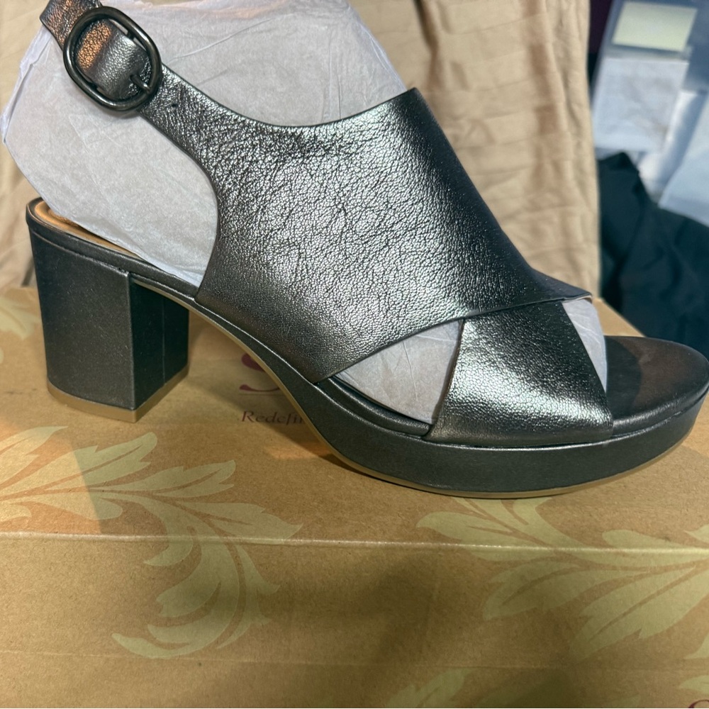 Sofft Black Leather Block Heel Sandals